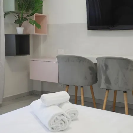 아파트 Spacious Near & Station By Pm 코모